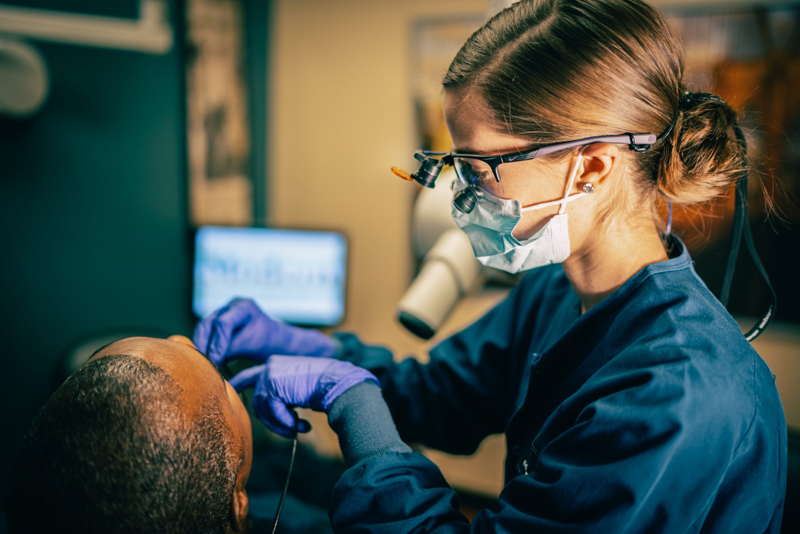 What To Do If You Have a Dental Emergency While Traveling